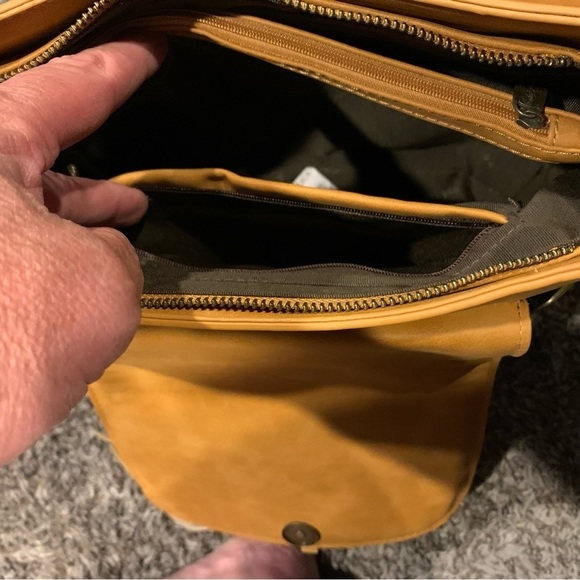 Women’s Trinity Ranch Leather Purse - Picture 7 of 16